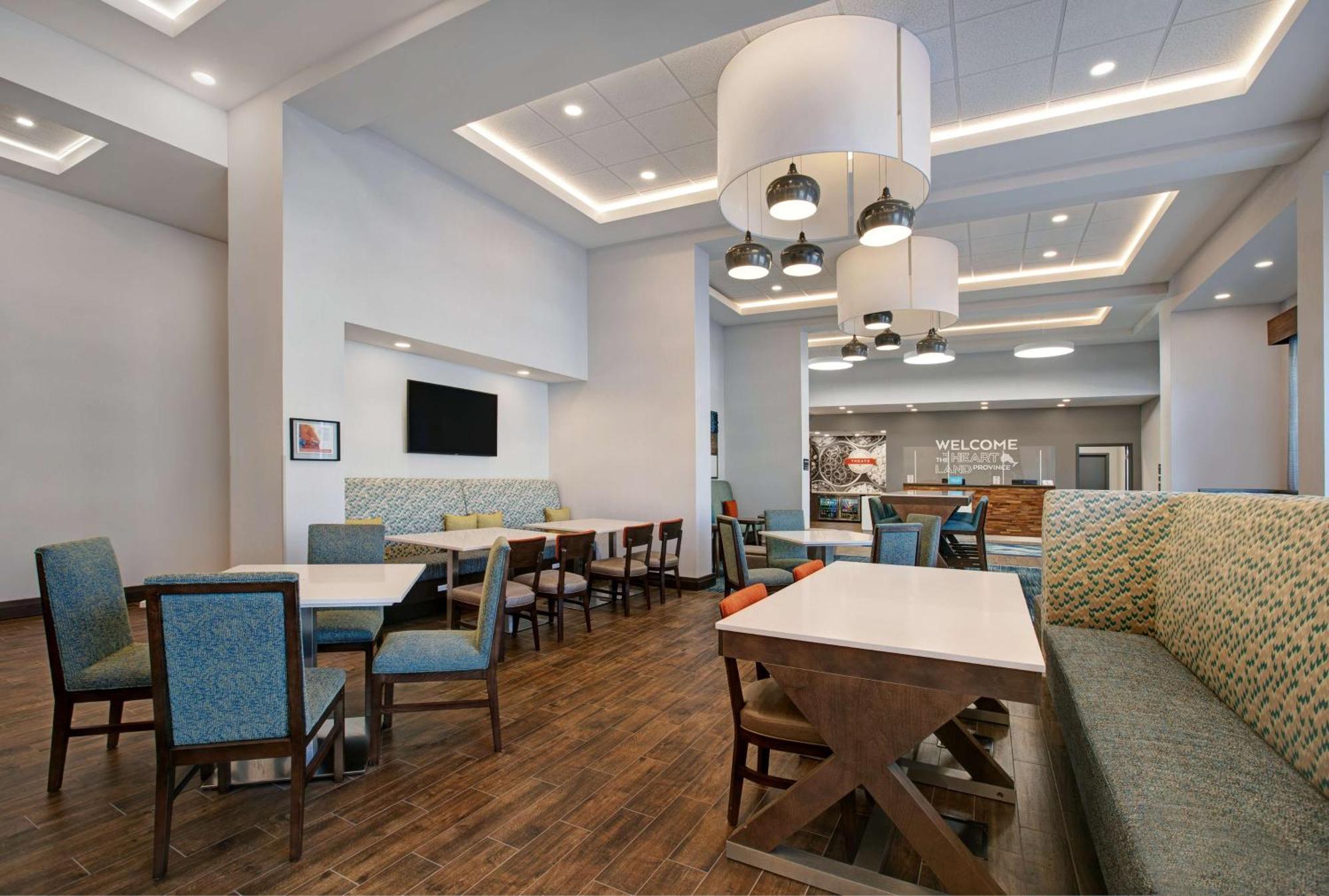 Hampton Inn & Suites By Hilton Waterloo St. Jacobs Exterior foto
